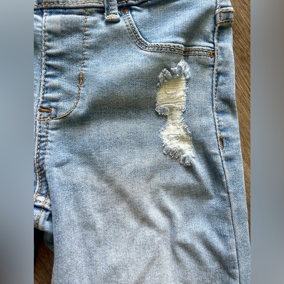 BUNDLE. Sanrio Hello Kitty Graphic T Shirt with Wonder Nation Girls Jeggings - Picture 6 of 10